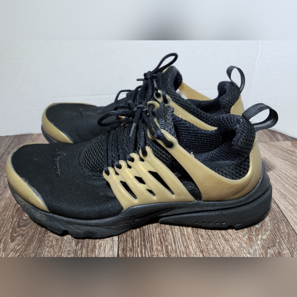 Nike Air Women's Size 9.5 Presto Black Metallic Gold Sneakers - Picture 2 of 7